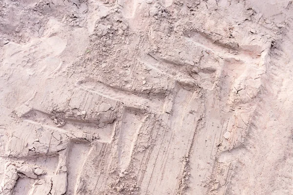 Kum Tepesi Görünümünde Traktör Izleri — Stok fotoğraf
