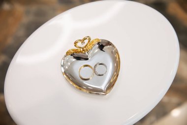 Altın alyans yüzük için stand