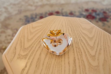 Altın alyans yüzük için stand