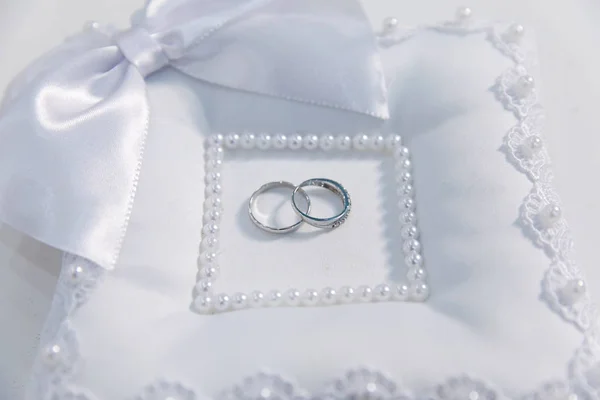 Anéis Casamento Ouro Carrinho Para Anéis — Fotografia de Stock