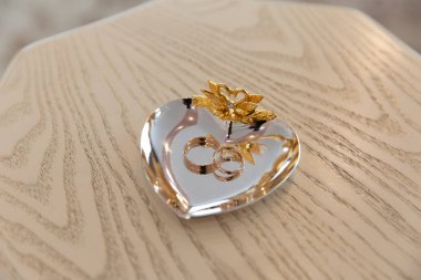 Altın alyans yüzük için stand