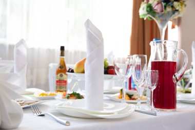 Masa restoranda servis 