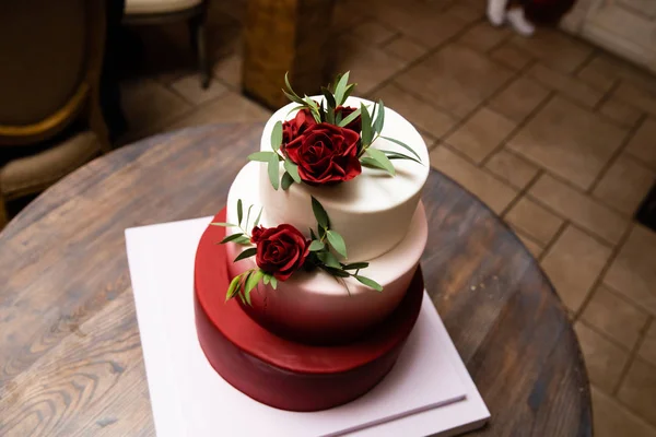 Delicioso Bolo Casamento Decorado Com Flores — Fotografia de Stock