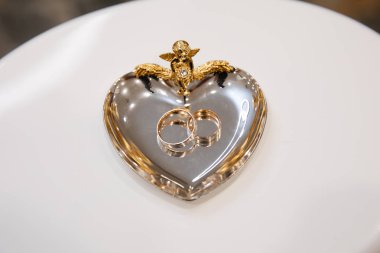 Altın alyans yüzük için stand