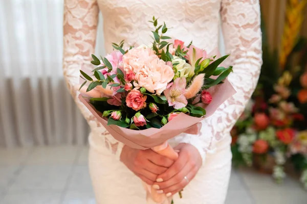 Bröllop Bukett Blommor Händerna Bruden — Stockfoto