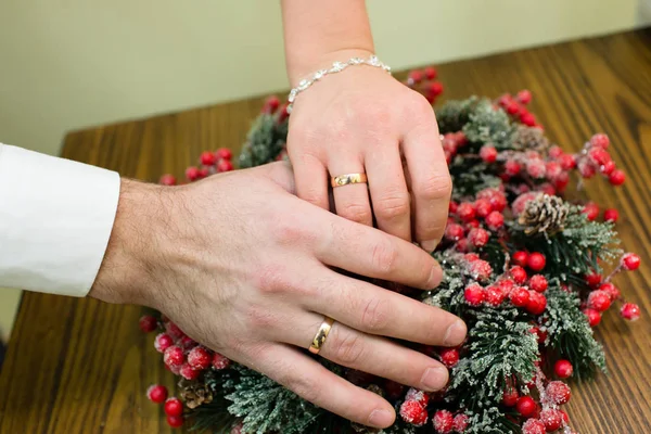 Bride Groom Hands Wedding Rings — Stock Photo, Image