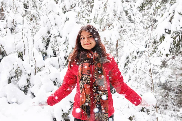 Mujer Bosque Invierno Invierno Ruso — Foto de Stock