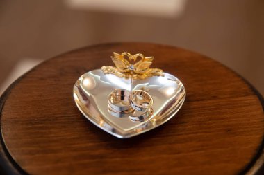 Altın alyans yüzük için stand