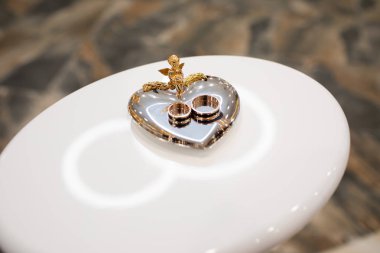 Altın alyans yüzük için stand