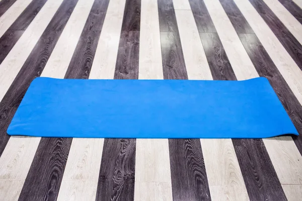 yoga mat iç ile spor