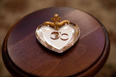 Altın alyans yüzük için stand