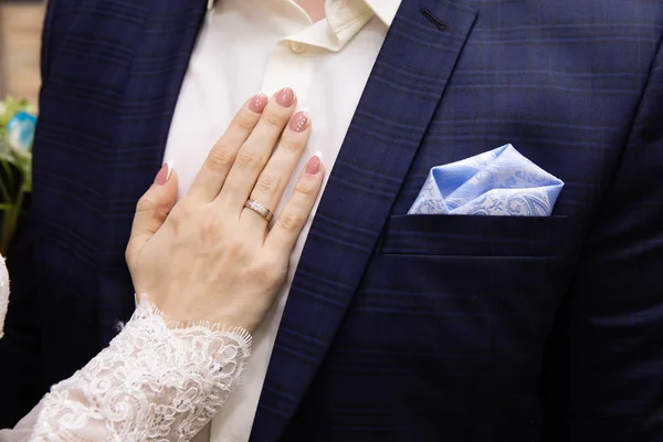 Wedding Boutonniere Suit Groom Hand Bride — Stock Photo, Image
