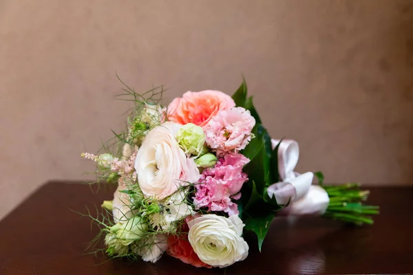 Mooi Boeket Van Bloemen Voor Ceremonie Van Het Huwelijk — Stockfoto