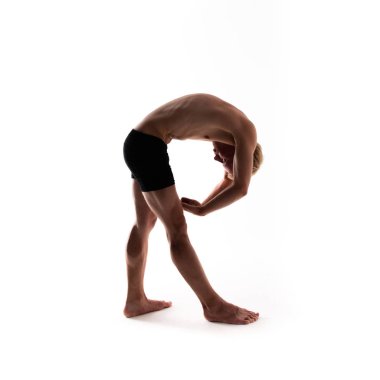 Yoga alfabesi. R harfi Yogi vücut tarafından oluşturulan