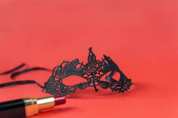 Lacy Black Mask Red Lipstick Black Case Red Background — Stock Photo, Image