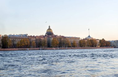 Neva Nehri Dolgu, St. Isaac's Katedrali, St. Petersburg batımında kubbe görünümü