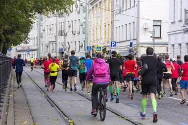 Moskova, maraton, rayları sokaklarında koşmak sporcular