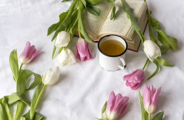 Metal Mug Tea Lots Pink White Tulips White Sheets Flowers — Stock Photo, Image