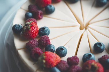 cheesecake, berry pasta, ahududu, yaban mersini, çilek, tatlılar,
