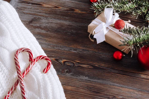 Lecca Lecca Maglione Bianco Ramo Abete Rosso Palline Natale Rosse — Foto Stock