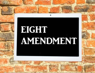 Dijital bir dizüstü bilgisayarda sekiz düzeltme