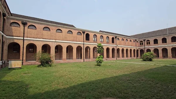 Uttarakhand 'da Seyahat Varış Yeri, Orman Araştırma Enstitüsü. Yüksek kalite fotoğraf