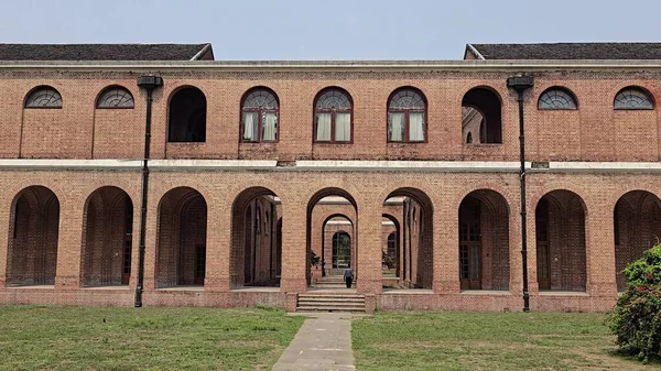 Dehradun 'daki Turist Çekimi, Orman Araştırma Enstitüsü. Yüksek kalite fotoğraf