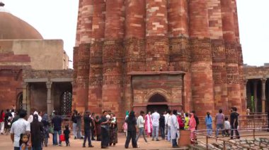 Kutub Minar: Delhi 'de Popüler Turist Yeri. Yüksek kalite 4k görüntü
