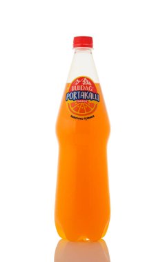 Gaziveren, Kıbrıs Rum Kesimi 09.08.2025 Uludağ Portakal, ferahlatıcı portakal aromalı meşrubat, 09.08.2025 tarihinde Kıbrıs 'ın Gaziveren kentinde çekildi. Canlı turuncu renkli parlak ve köpüklü bir içecek..