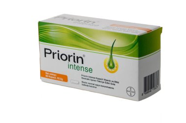 Gaziveren, Kıbrıs Rum Kesimi 09.16.2025 Bayer Priorin Şiddetli 60 kapsülü, temiz beyaz bir arka planda saç büyütme çözeltisi oluşturuyor ve sağlık ürünleri promosyonları açısından harika. Saç canlılığını arttırır..