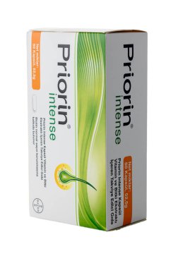 Gaziveren, Kıbrıs Rum Kesimi 09.16.2025 Bayer Priorin 60, temiz beyaz arka planda saç büyütme ilavesi yapıyor ve sağlık ürünleri reklamları için ideal. Saç gücünü arttırır..