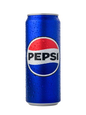 Gaziveren, Kıbrıs Rum Kesimi 09.16.2025 Soğuk Pepsi, temiz beyaz arka planda izole edilmiş su damlacıklarıyla kaplı bir alüminyum kutuda. Stüdyo ürün çekimi, reklam ve içecek fotoğrafçılığı için mükemmel..