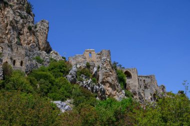 2025 yılındaki St. Hilarion Kalesi 'nde fotoğraf turu, Kuzey Kıbrıs üzerindeki ortaçağ harabeleri, manzaralar ve panoramik manzaralar.