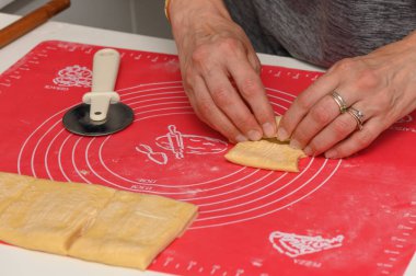 Geleneksel Parker House Roll Hamuru Hazırlanıyor