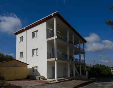 Kıbrıs Rum Kesimi 'nin Old Lefke kentindeki Taş İnşaat ve Dar Sokak