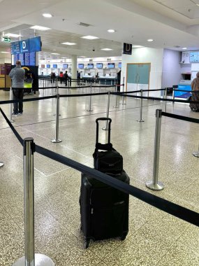 Birmingham Havaalanı 'nın kalkış bölgesine giriş. Yüksek kalite fotoğraf