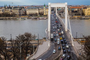 Budapeşte / Macaristan 19. Mart 2019 fotoğraf Elizabeth Köprüsü Tuna Nehri üzerinde