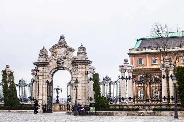 Budapest Ungary März 2019 Auf Foto Alte Gebäude Sehenswürdigkeiten — Stockfoto