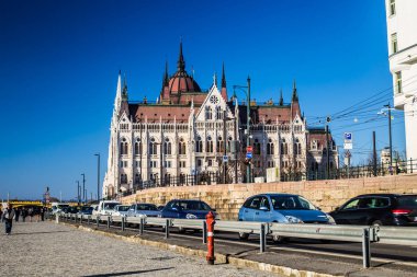 Budapeşte / Macaristan 19.Mart 2019 Fotoğrafmacar Parlamento Binası. İlahi kürenin mimarisinde, neo-gotik unsurlar Westminster sarayı ve Paris Boz-aru teması yla iç içe geçmiştir..