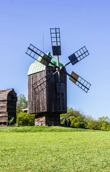 Kiev Ucrania Junio 2018 Foto Antiguo Molino Madera Museo Pirogovo — Foto de Stock