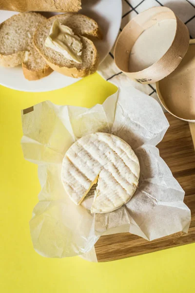 Foto Cabecita Queso Brie — Foto de Stock