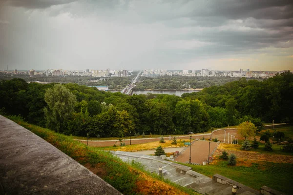 Bir yükseklikten Kiev / Ukrayna şehrinpanorama