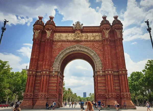 Arco del Triunfo, arco trionfale nella città di Barcellona, Catal — Foto Stock