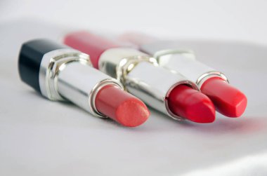 ruj, ruj beyaz arka plan üzerinde