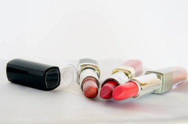 ruj, ruj beyaz arka plan üzerinde