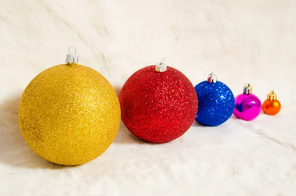 圣诞玩具 装饰的圣诞树 新的一年 — 图库照片