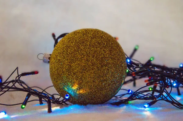 Noel Oyuncaklar Yılbaşı Ağacı Yılbaşı Dekorasyon Çelenkler Noel Top Sarı — Stok fotoğraf