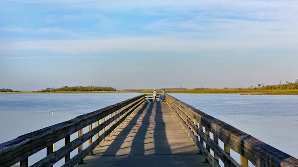 Vissteiger in de ochtendzon — Stockfoto