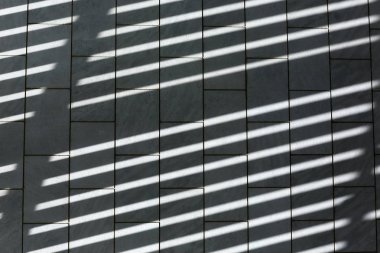 Fayans zeminüzerinde gölgeler deseni