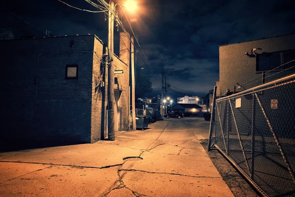 Scary Dark City Chicago Alley Next Urban Warehouse Parking Lot — Stock Photo, Image